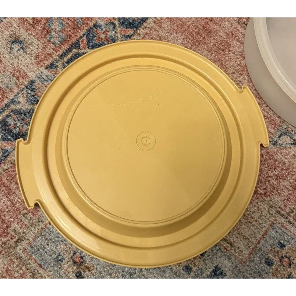 VINTAGE 1970'S TUPPERWARE HARVEST GOLD PIE CAKE CARRIER 719-4 NO HANDLE EUC